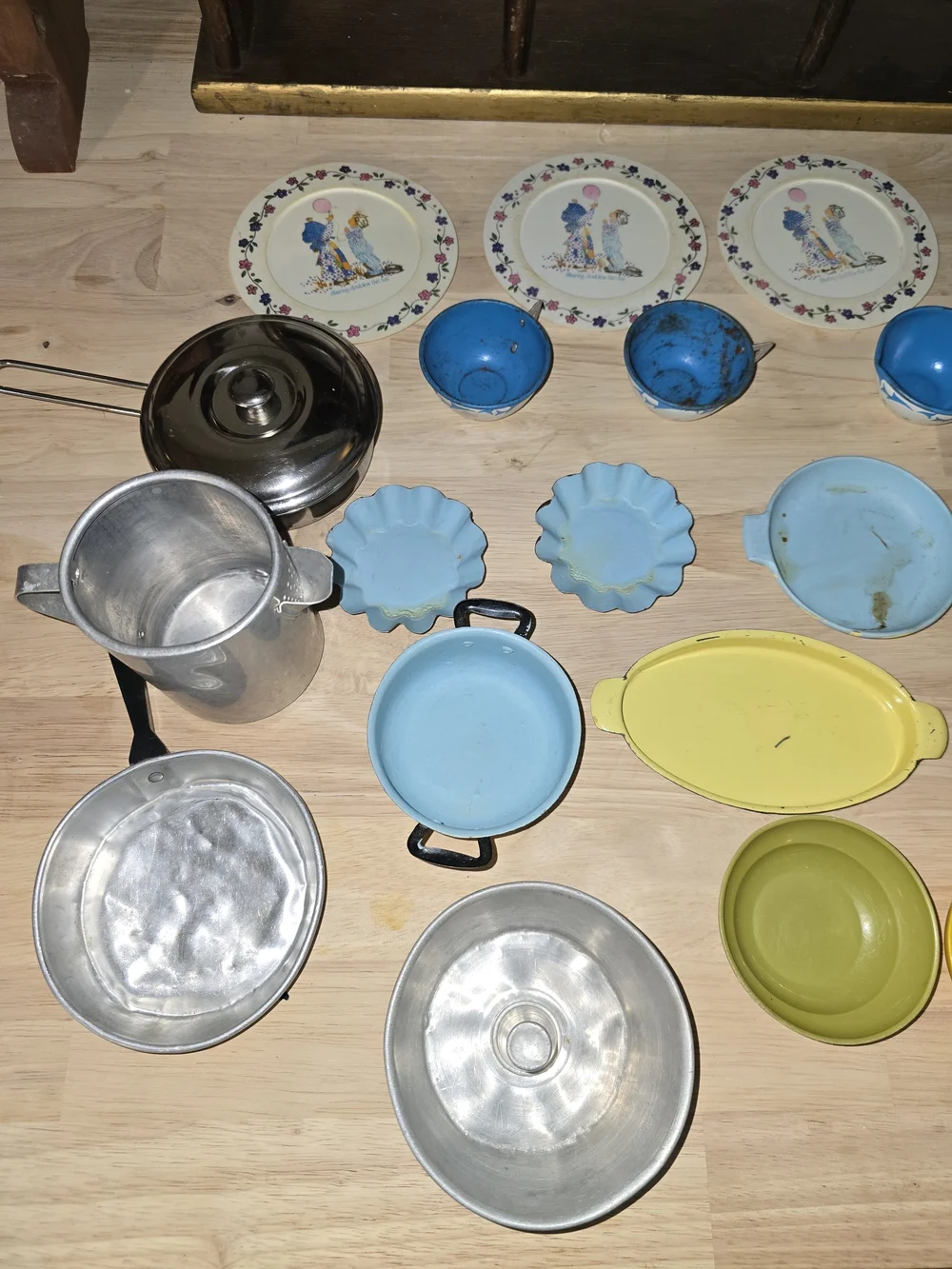 Lot Of Vintage Kids Kitchen Play Set